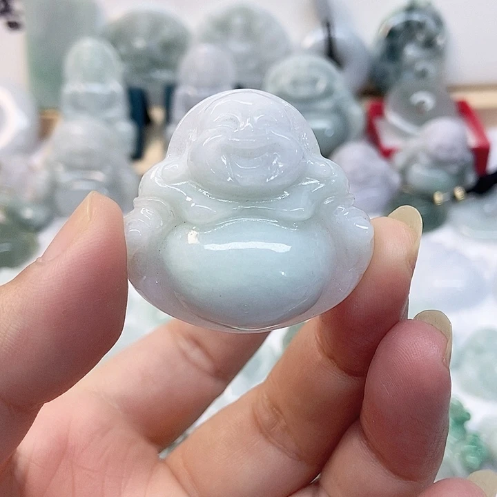 翡翠未镶嵌颈饰佛公