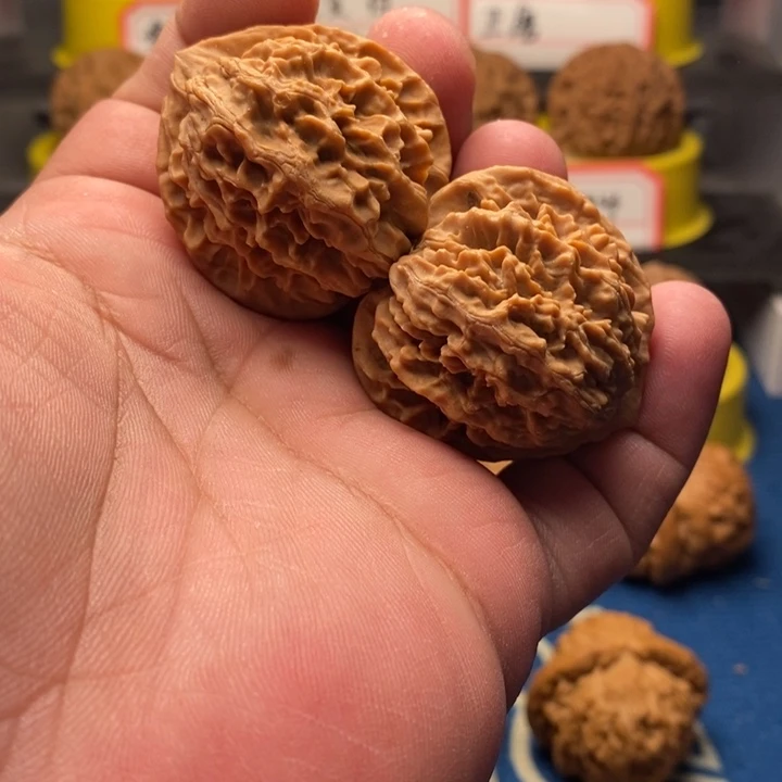 吊坠文玩核桃蓟县火焰纹皇冠