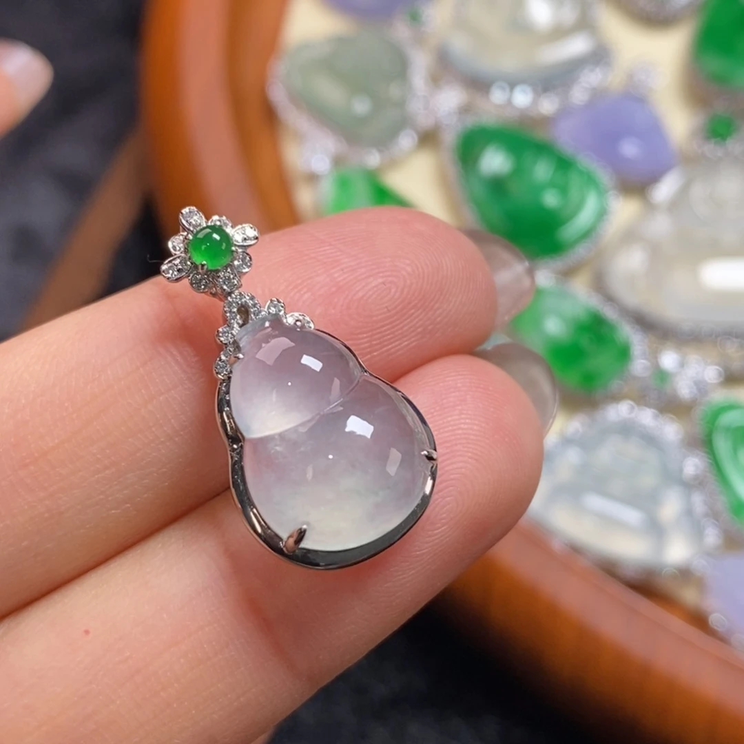 翡翠吊坠(赠链)18K金镶嵌