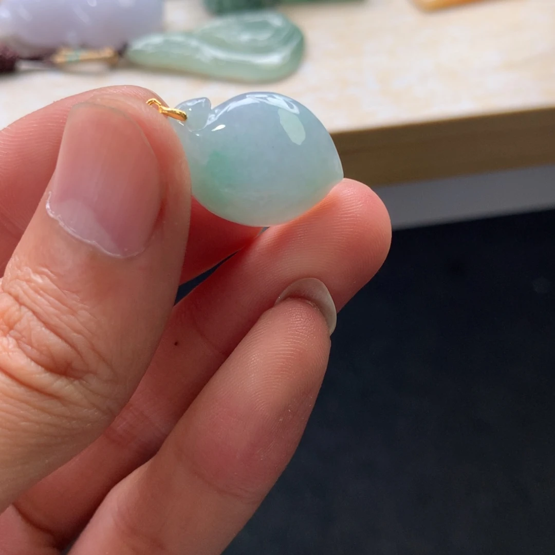 翡翠未镶嵌颈饰吊坠