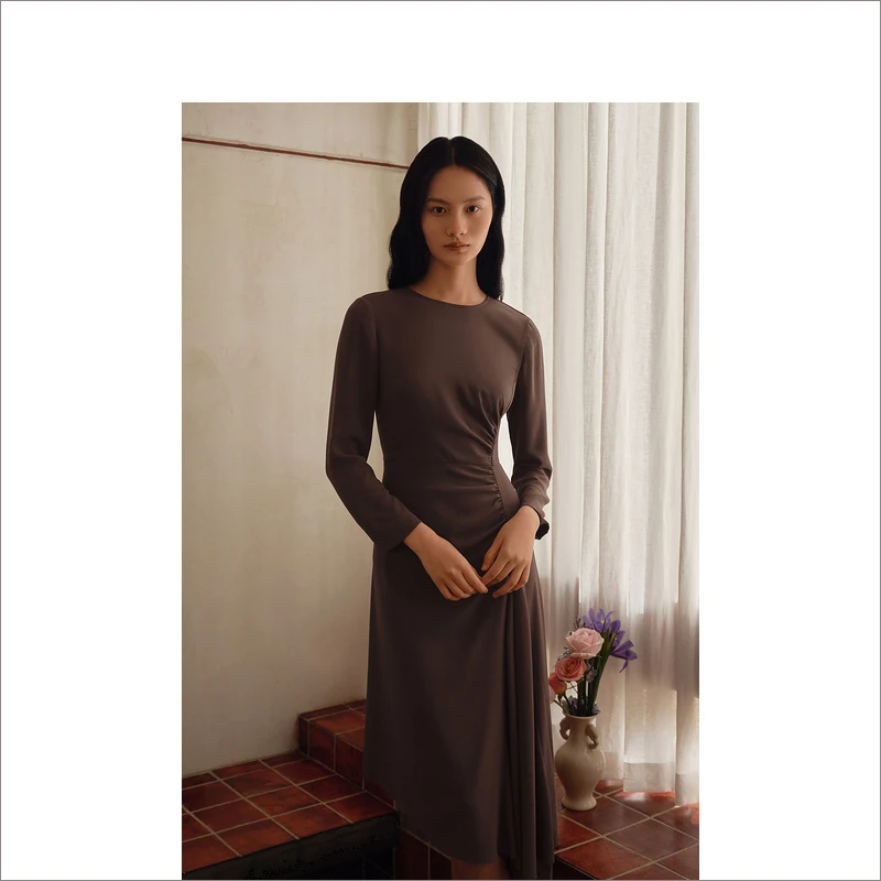 【三醋酸】YINER音儿专柜女装秋季新款咖啡色显瘦连衣裙8C33305520