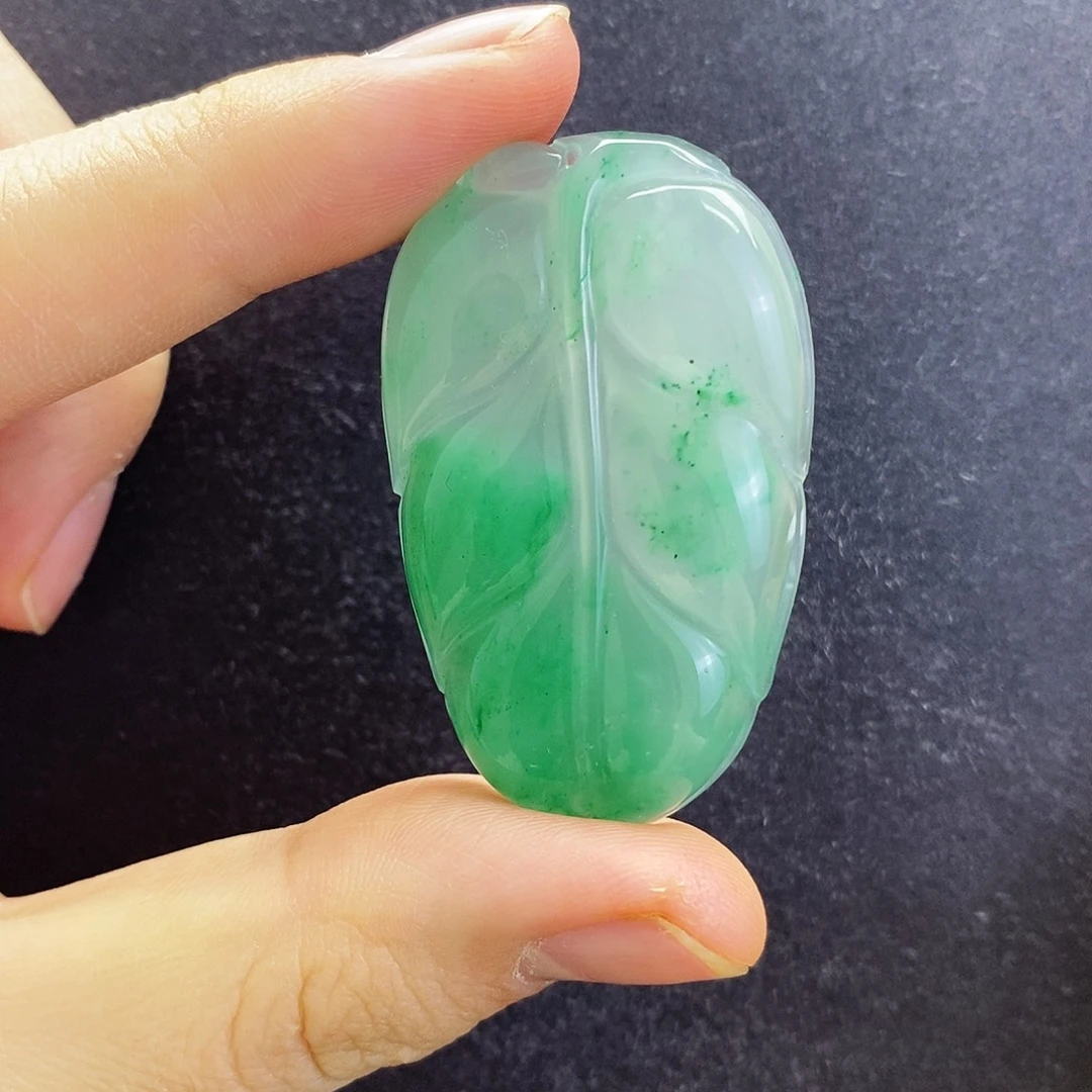 石英质玉未镶嵌颈饰