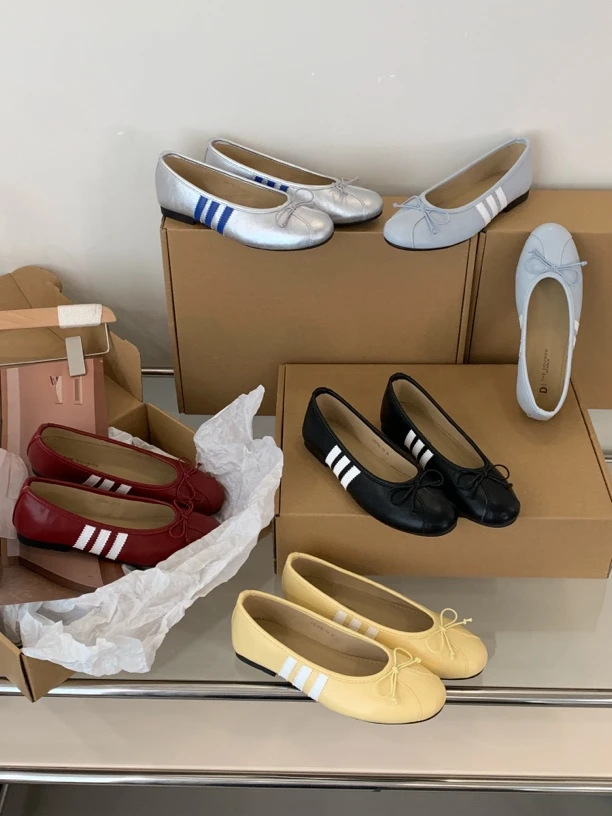 D6158-19三条杠气质时尚百搭软底浅口休闲低跟