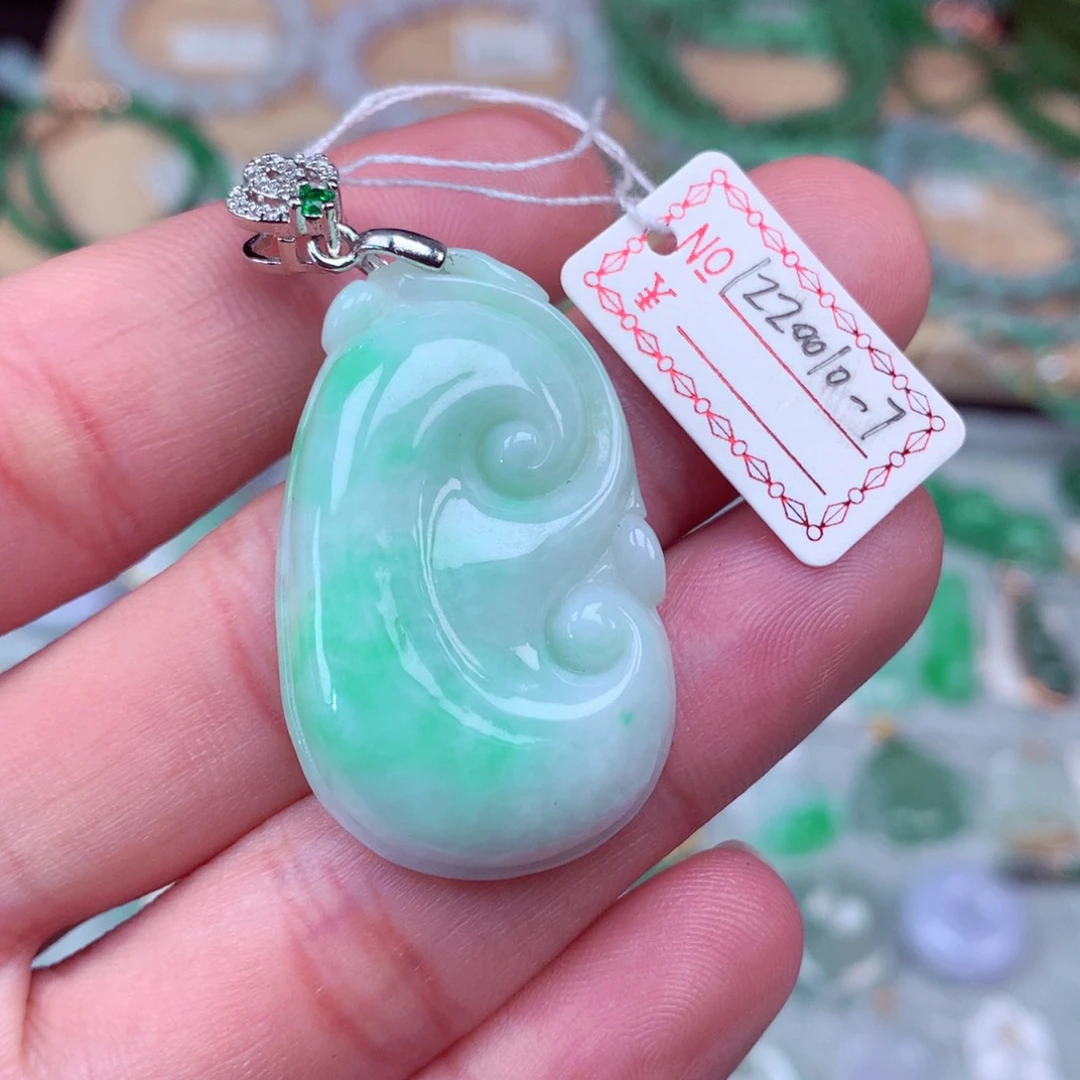 翡翠颈饰未镶嵌翡翠吊坠