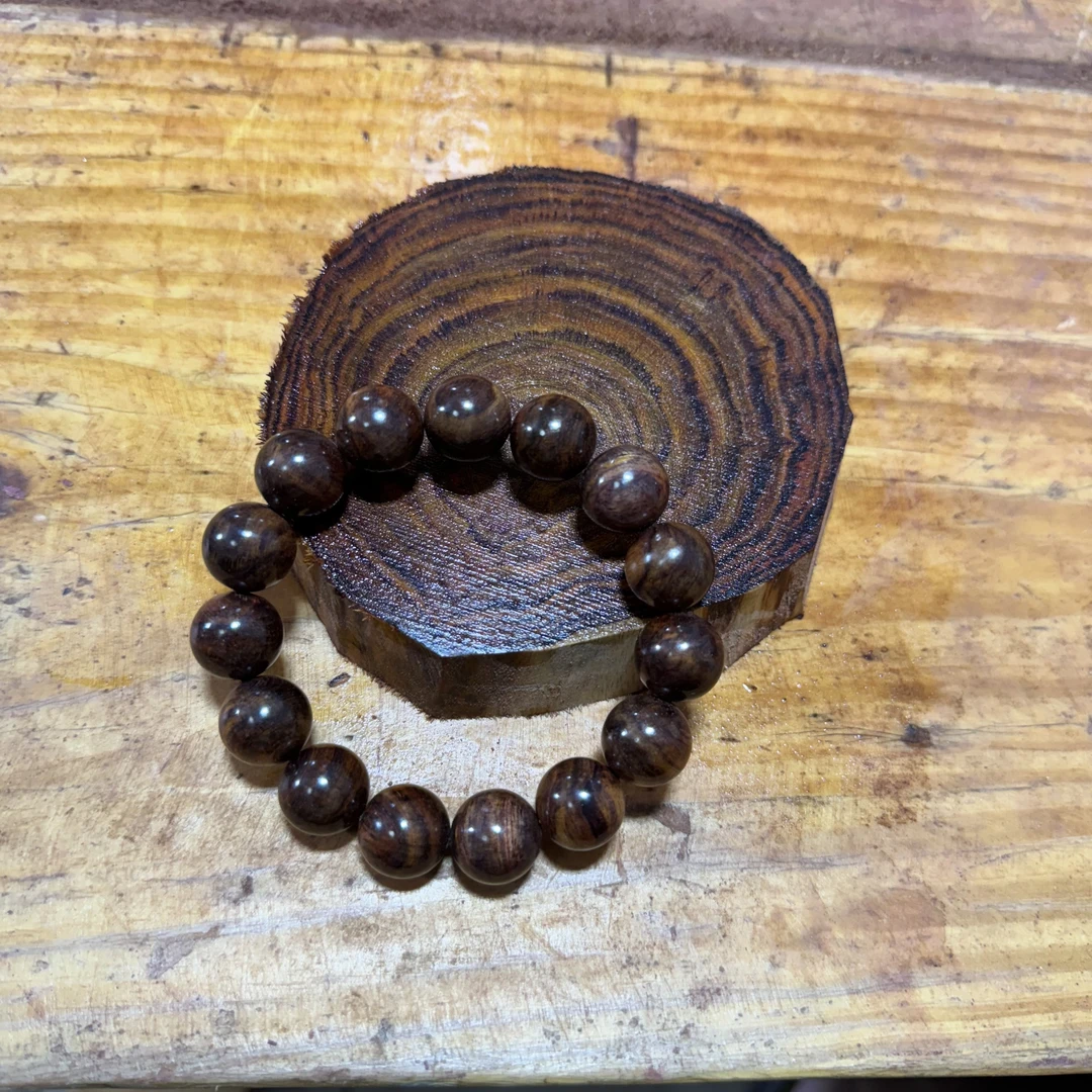 1.5单圈15颗+1备珠，降香黄檀，海南黄花梨手串可定制，多样性发一条