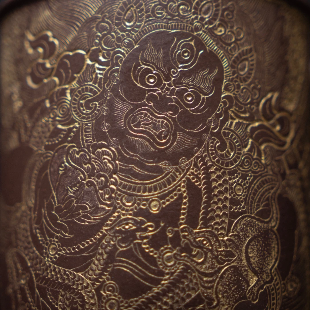 嘤嘤茶事｜青牧山房出品，瑶刻绘—藏传财神系列紫砂主人杯