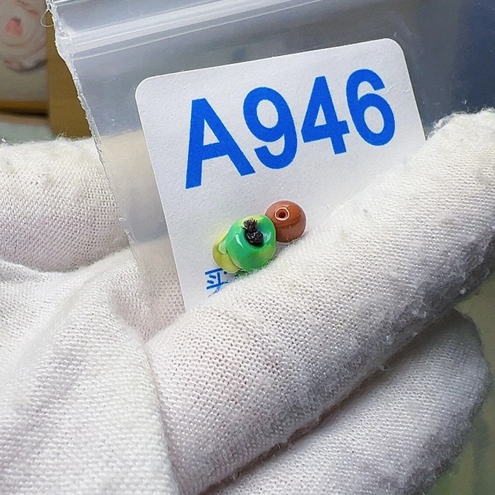 南红玛瑙未镶嵌珠宝奇石