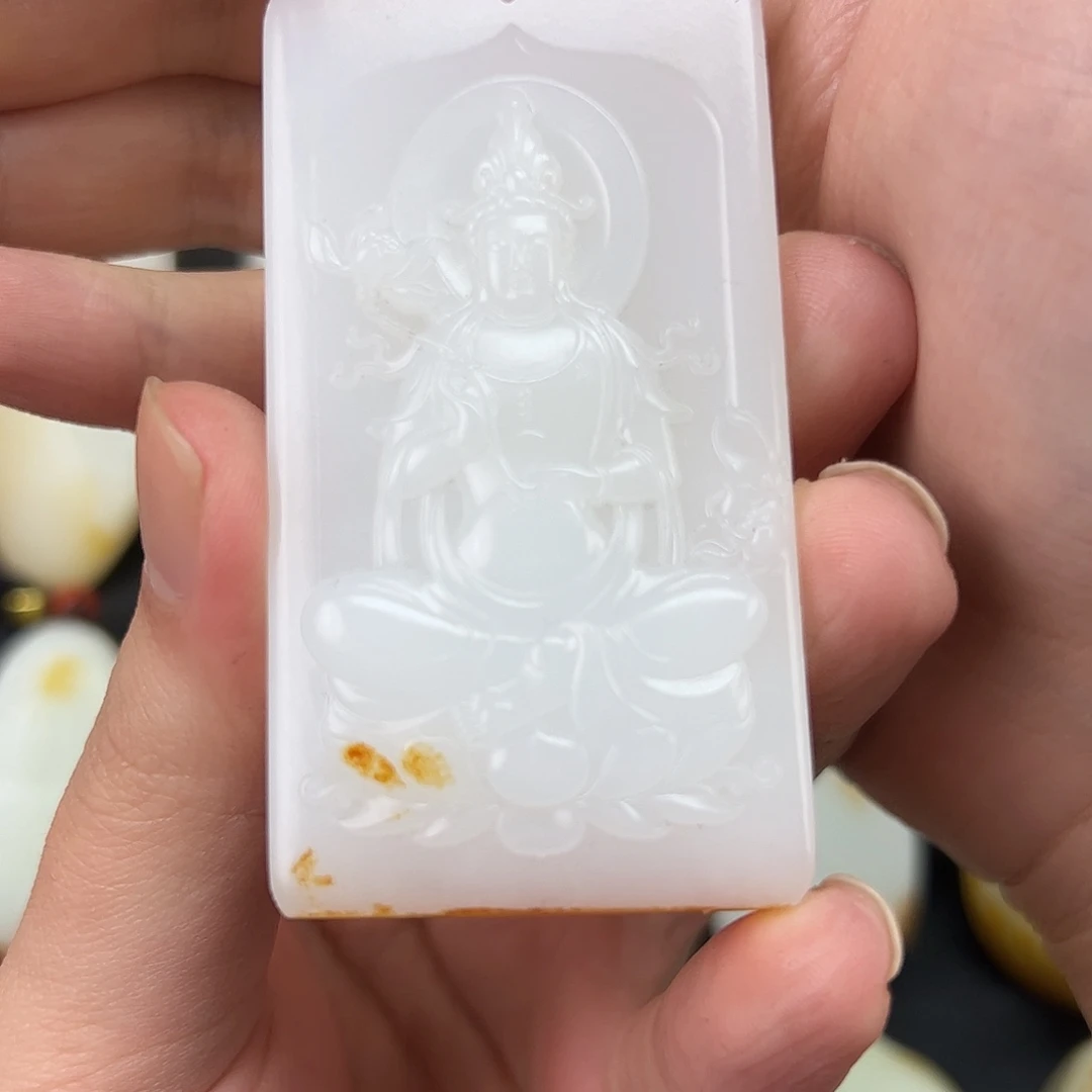 天地红沁皮设计观音
