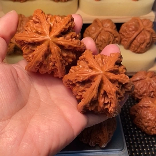 滥***情文玩核桃吊坠核桃