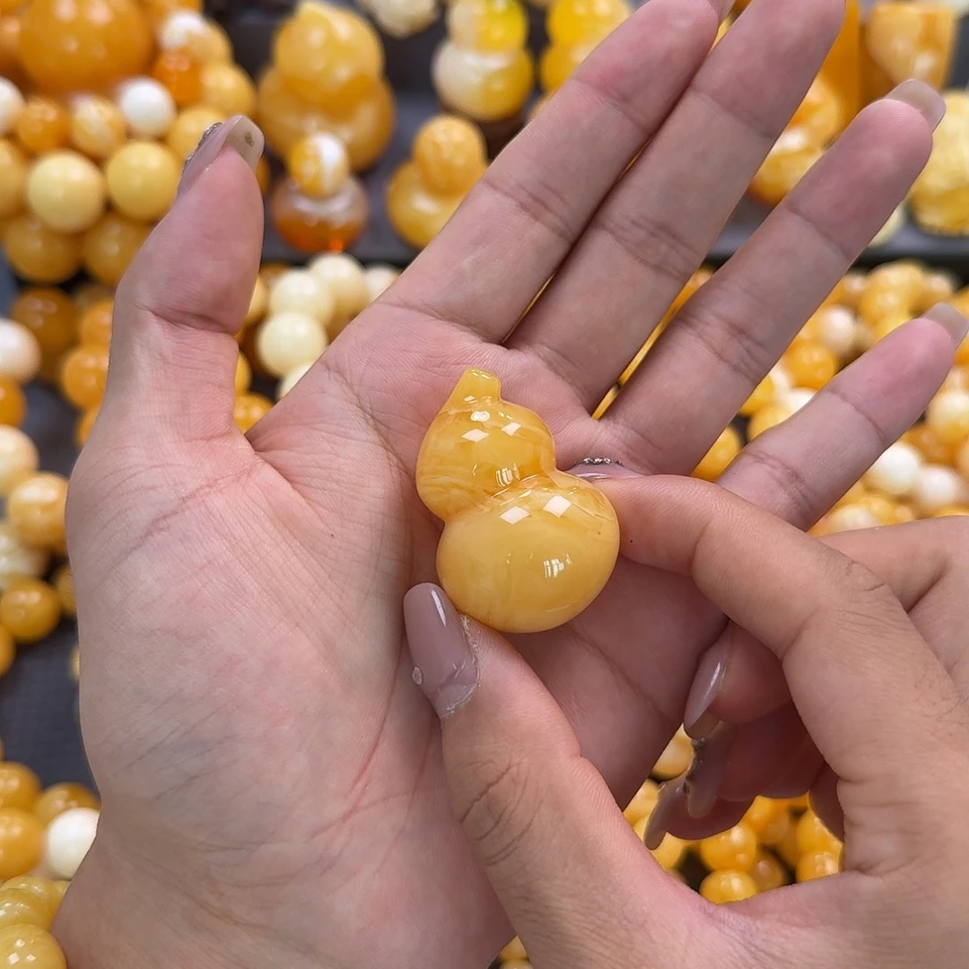 蜜蜡未镶嵌珠宝奇石