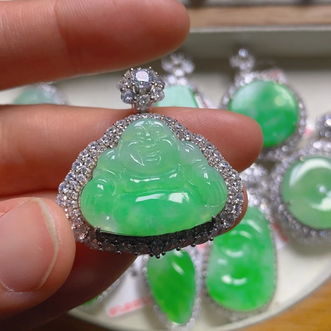 翡翠颈饰银S925镶嵌佛公吊坠