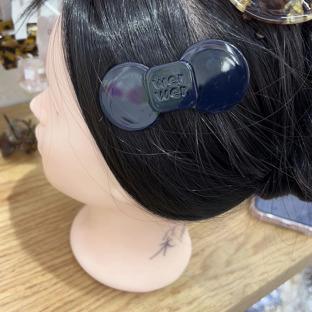 皮质铁合金大号章蓝色蝴蝶结