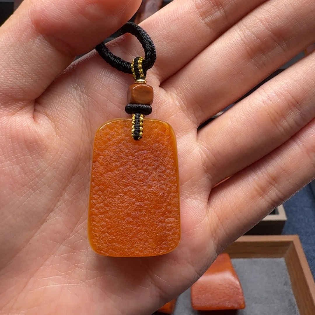 蜜蜡吊坠(赠链)未镶嵌