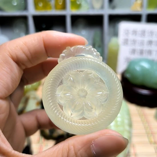 未镶嵌蛇纹石玉颈饰