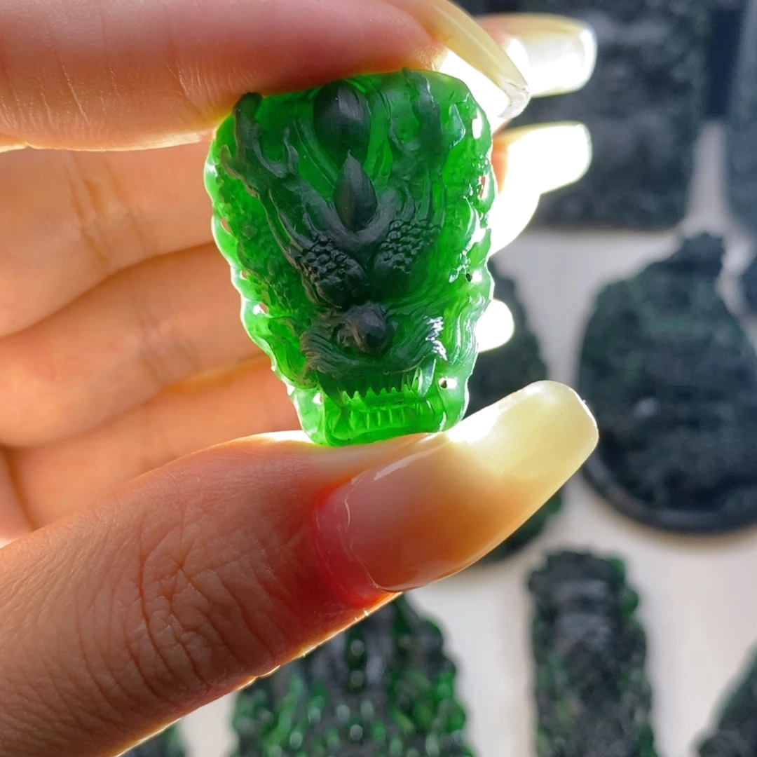 定制翡翠未镶嵌龙头