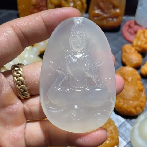 【闪购商品】未镶嵌石英质玉（黄龙玉）颈饰