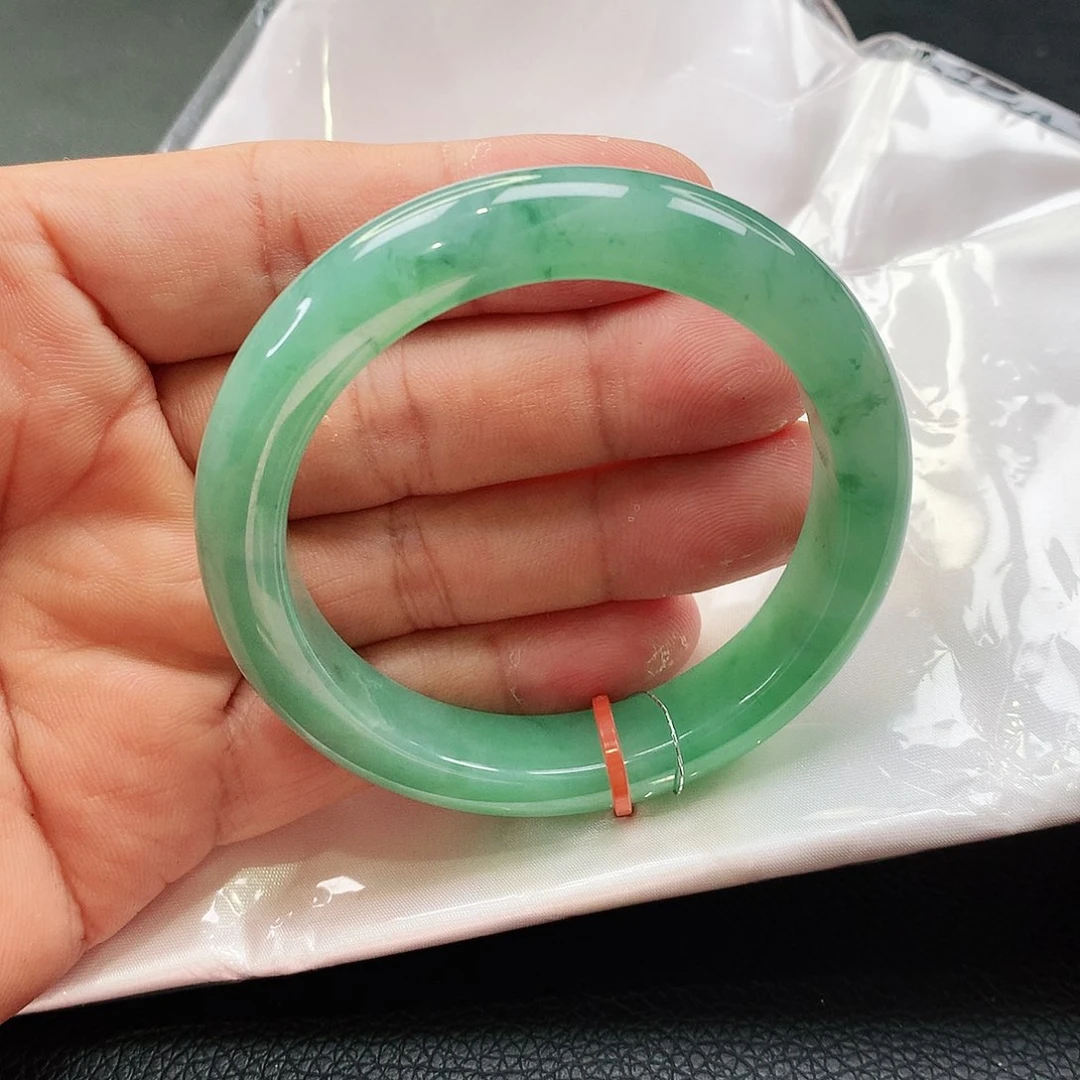 未镶嵌手镯翡翠天然翡翠手镯