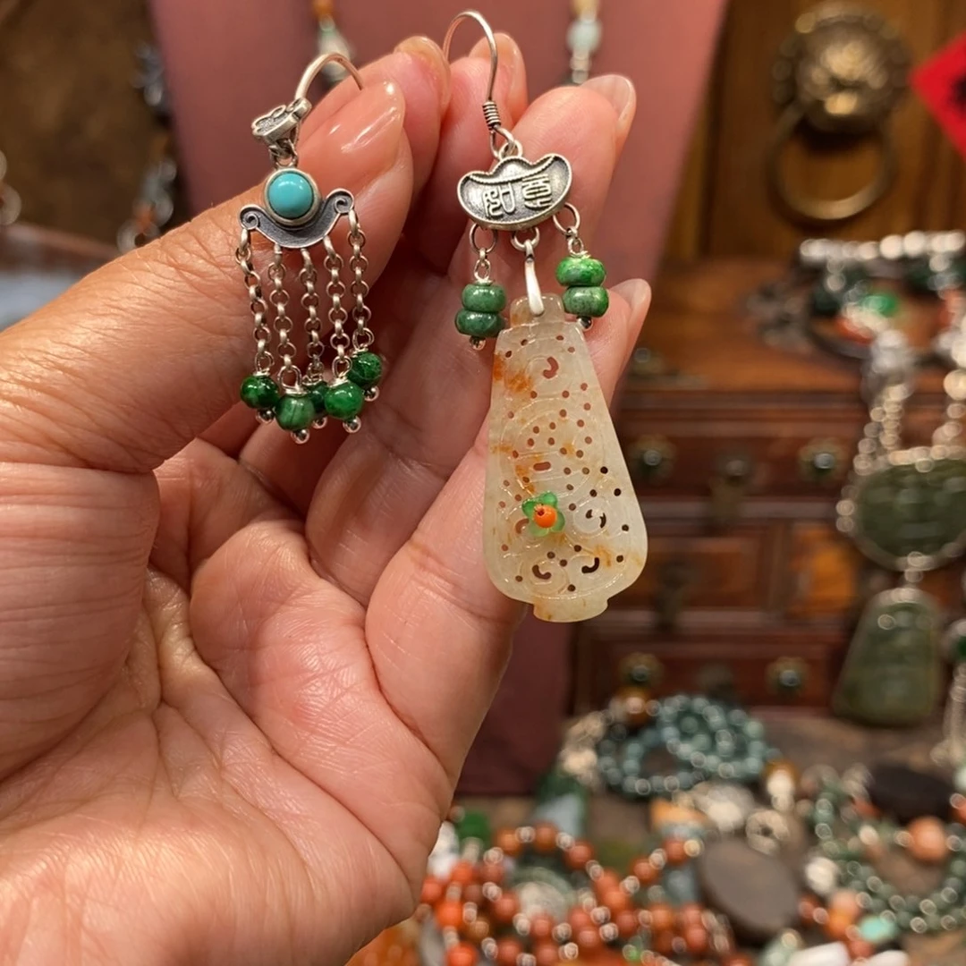 翡翠吊坠(赠链)未镶嵌