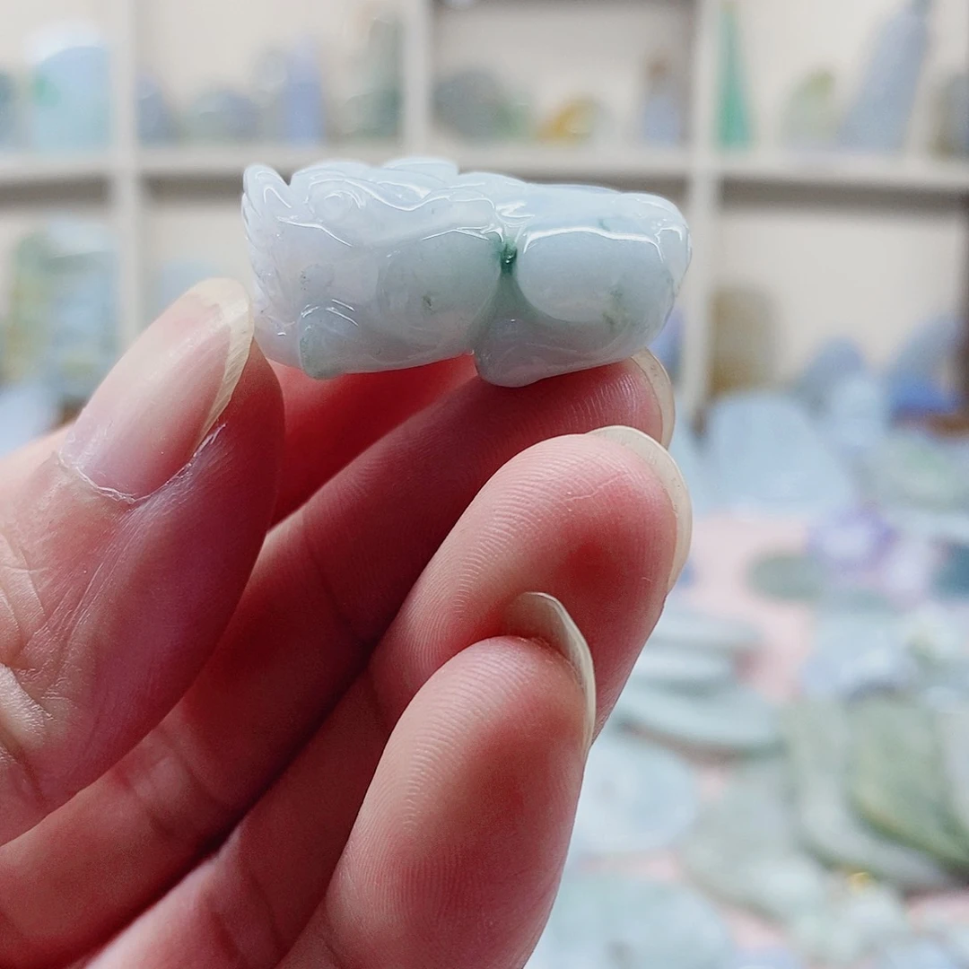 颈饰未镶嵌翡翠天然