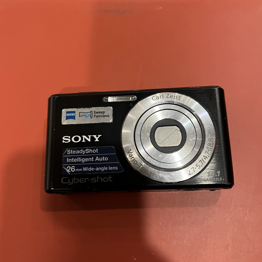 9新 Sony/索尼 W530 1410w像素 奶油肌 色彩丰富
