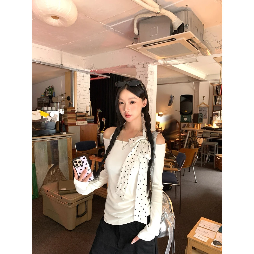 红人馆白色T恤女2025新款早秋打底衫长袖辣妹修身露肩可外穿上衣