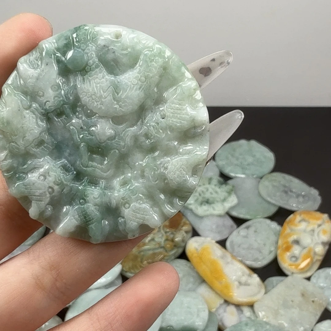 翡翠未镶嵌颈饰翡翠