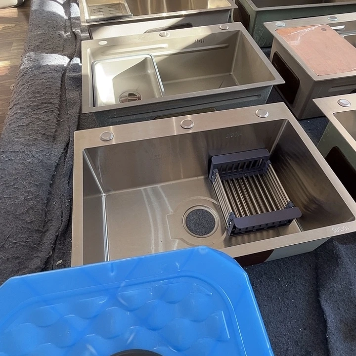 方形款304 75.45水槽抽拉龙头一套