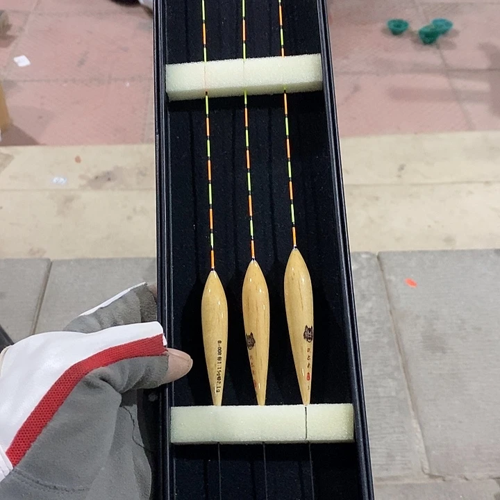 008号鱼漂发一盒，，，