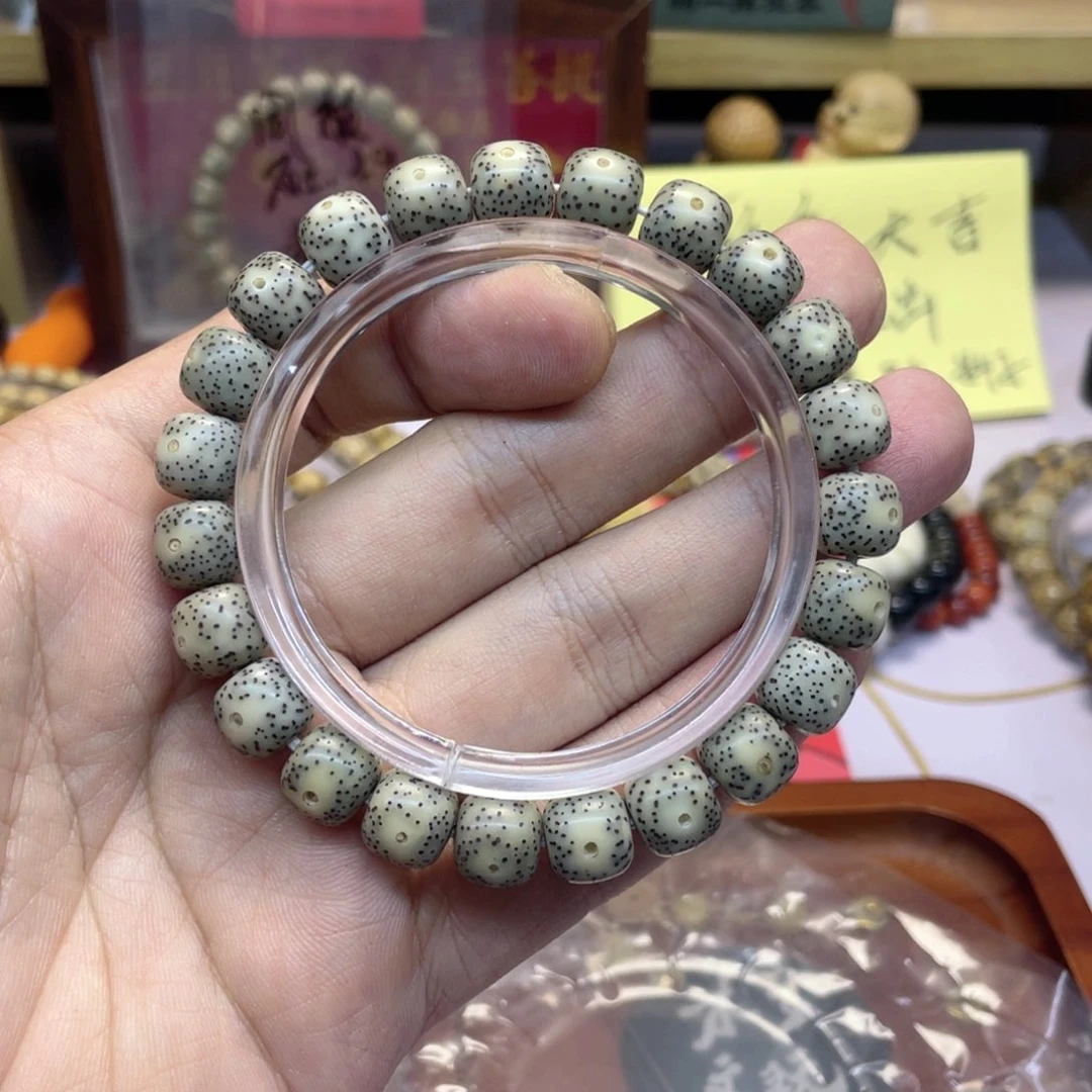 星月菩提手串不*（944号）果冻料大眼睛约10