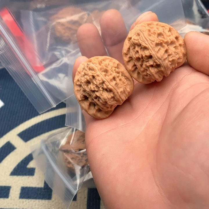 文玩核桃吊坠三角298