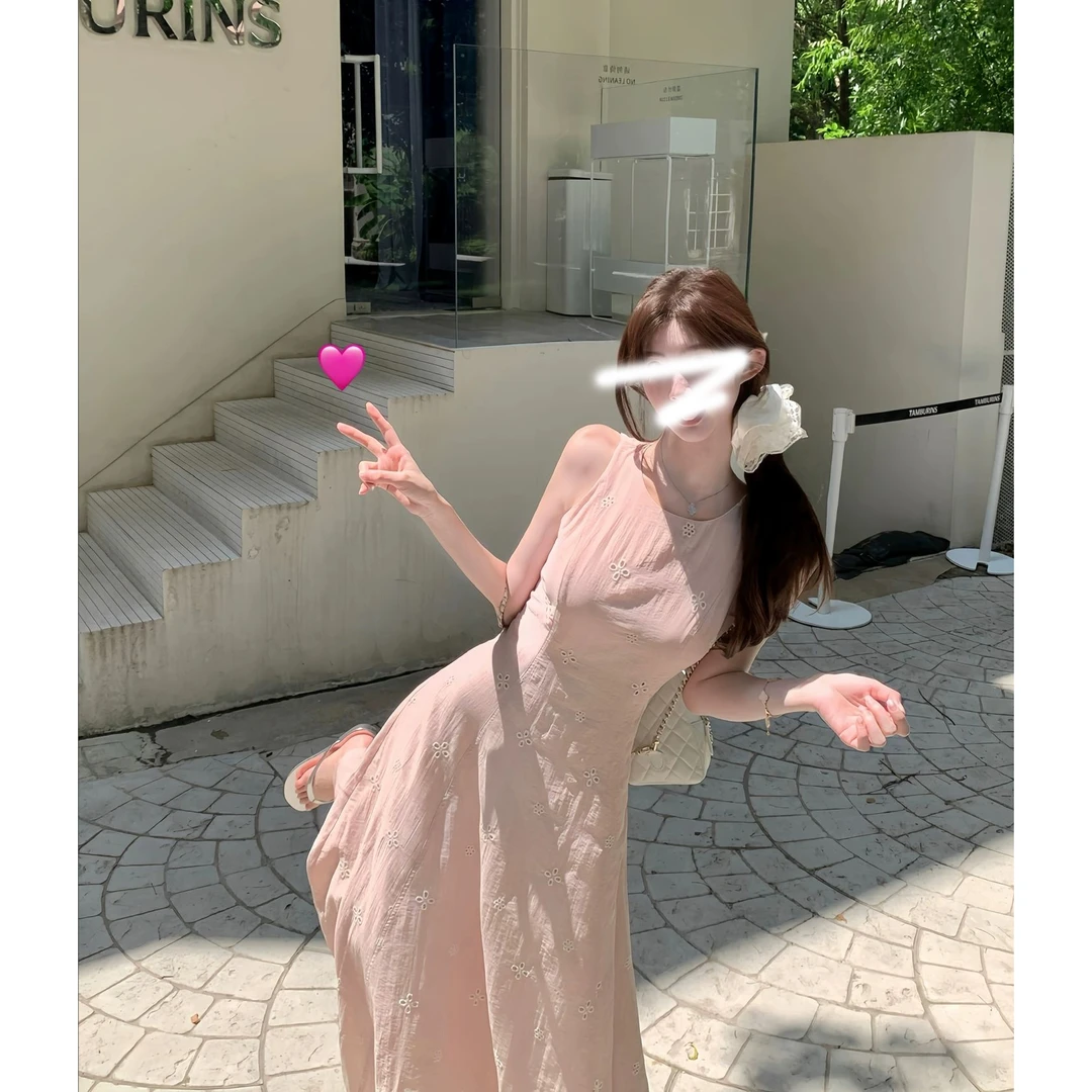 夏季圆领刺绣连衣裙女高级感温柔气质收腰圆领a字无袖长连衣裙女