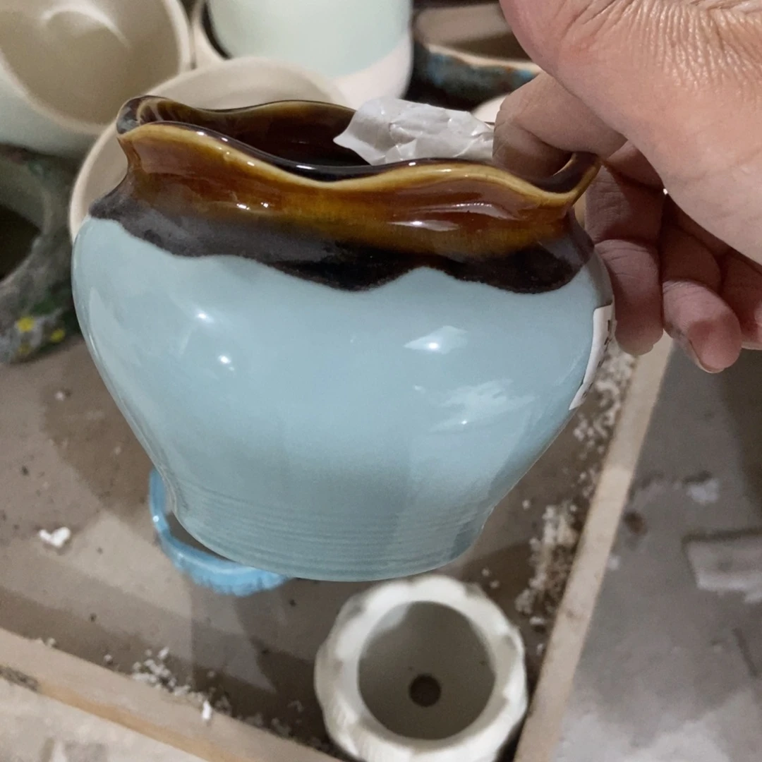 红陶瑕疵高温陶瓷花盆