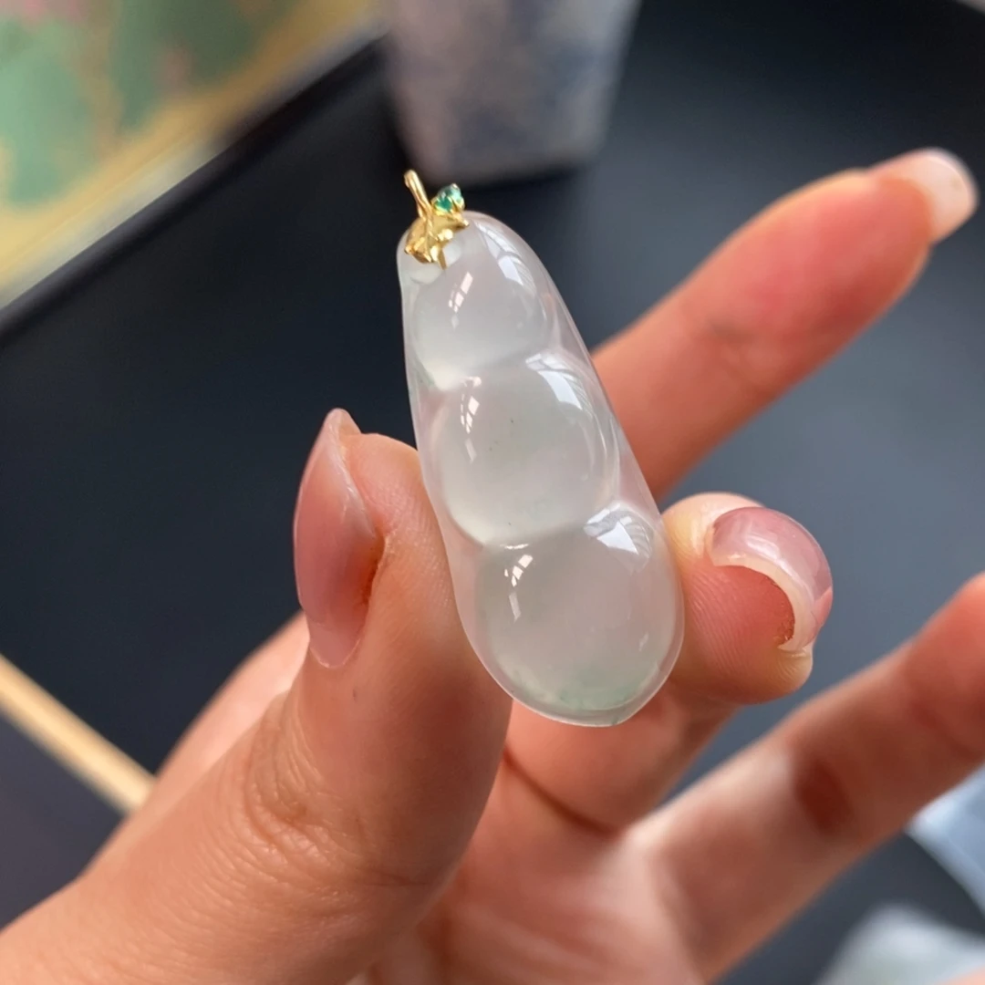 石英质玉（非洲翠）18K金镶嵌颈饰无*