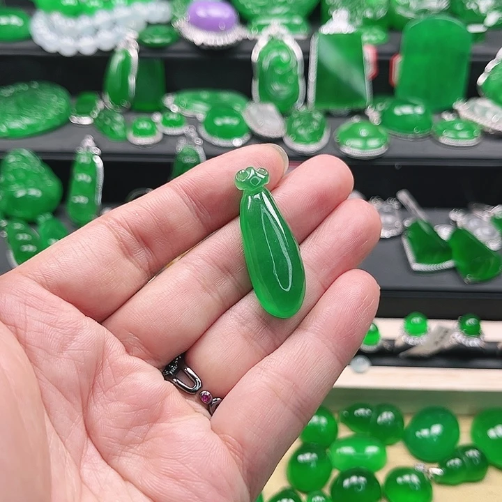 翡翠未镶嵌手链挂件