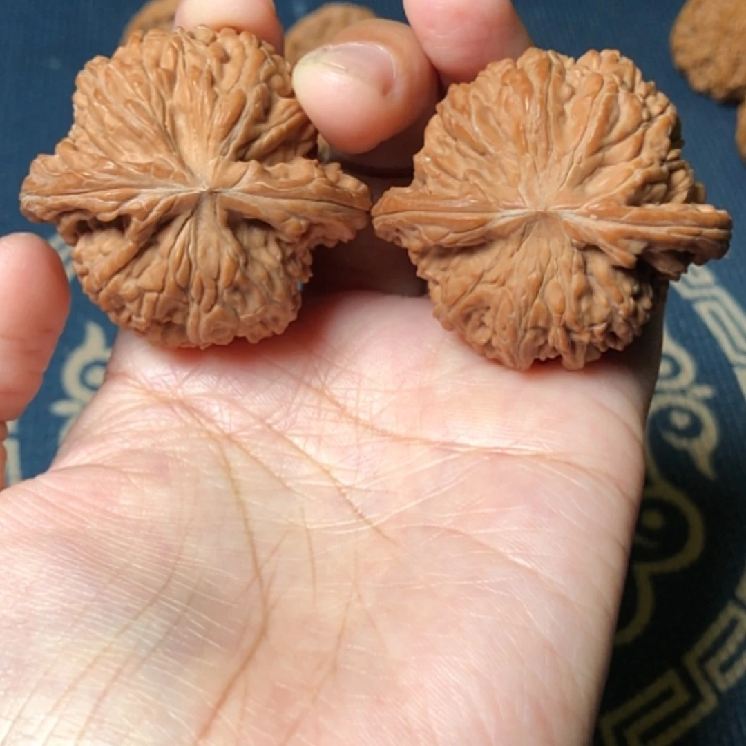 【闪购商品】把件文玩核桃磨盘狮子头