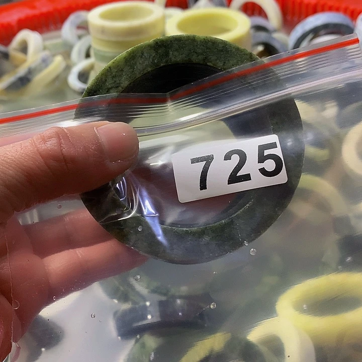 蛇纹石玉原未镶嵌美****_