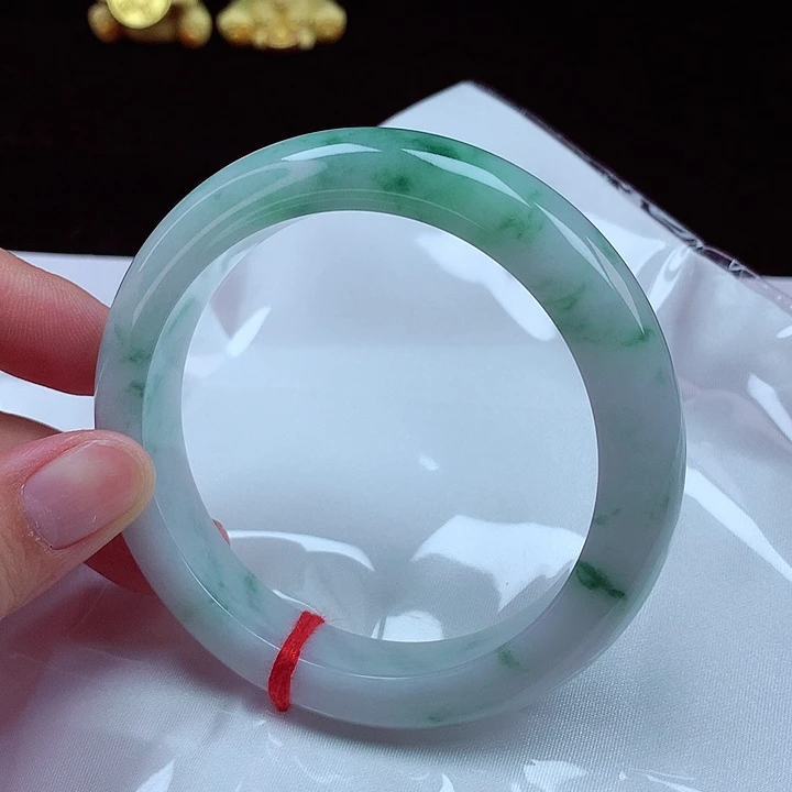 翡翠手镯未镶嵌62-63圈