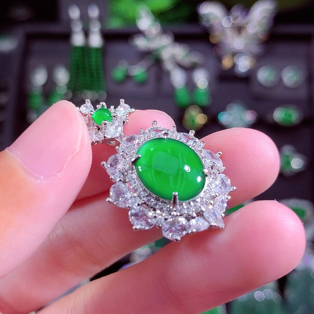 颈饰未镶嵌翡翠天然