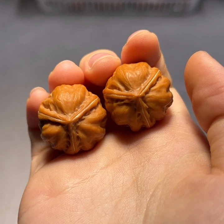 文玩核桃把件三棱756