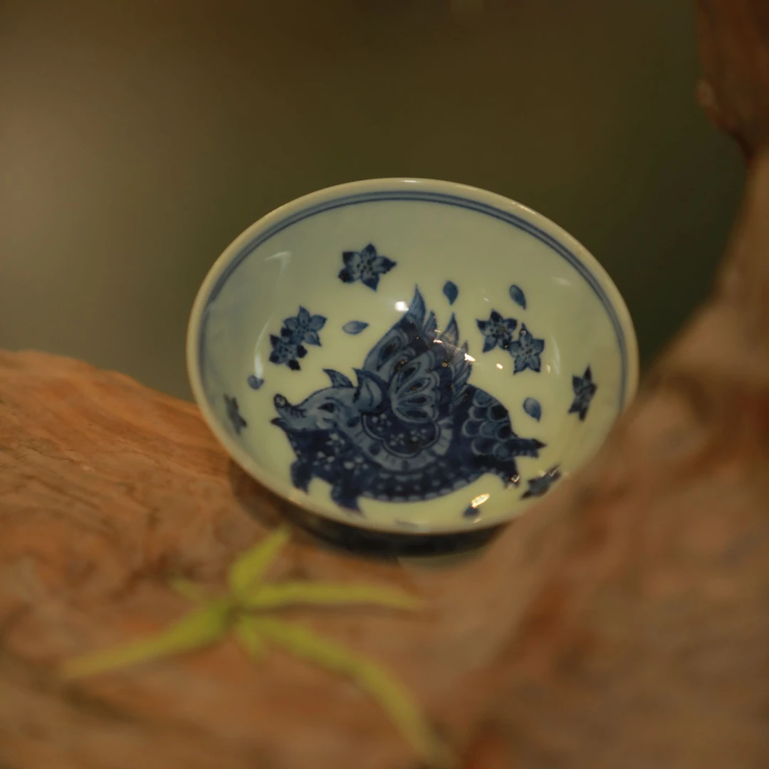 玥之古藏桃花飞猪杯  容量70ml口径8.5cm高4cm