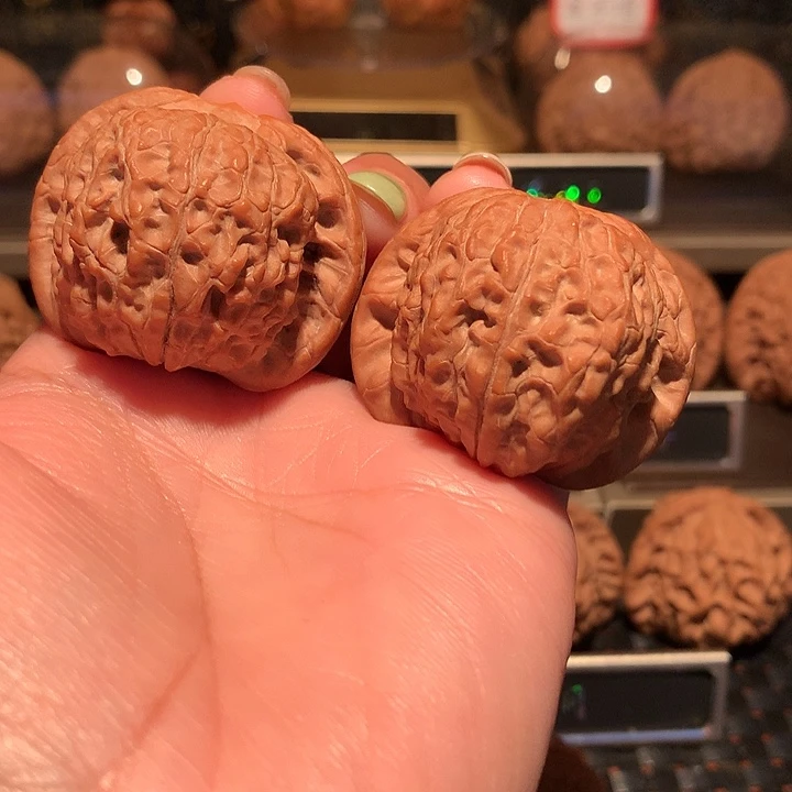 隼***叔文玩核桃把件血麒麟