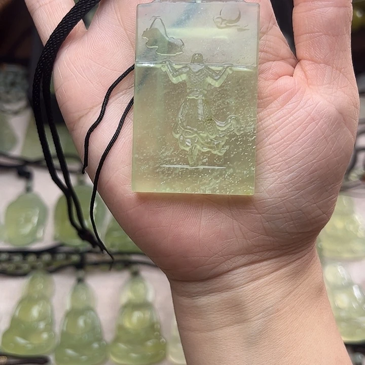 岫玉合金颈饰吊坠