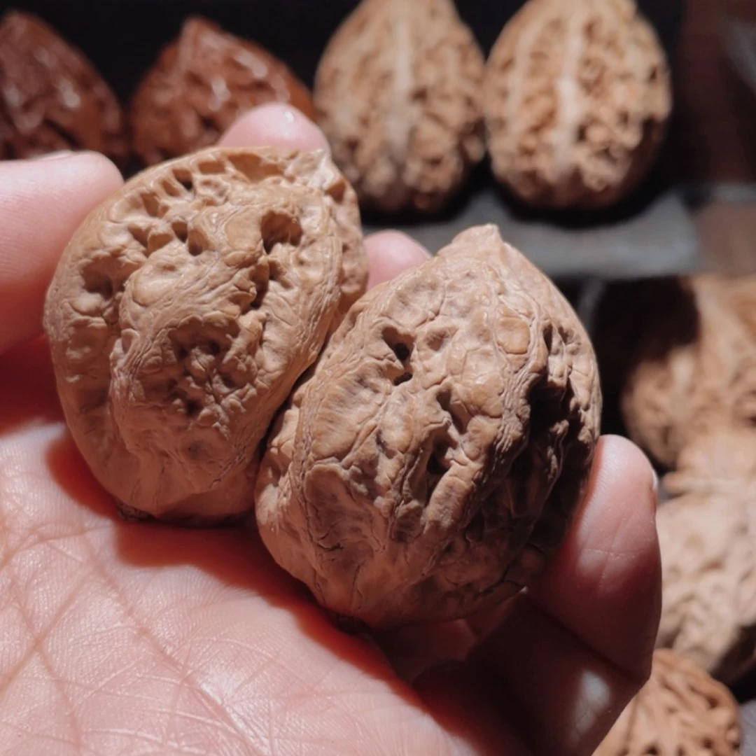 【闪购商品】文玩核桃把件佛**哥东北楸子41