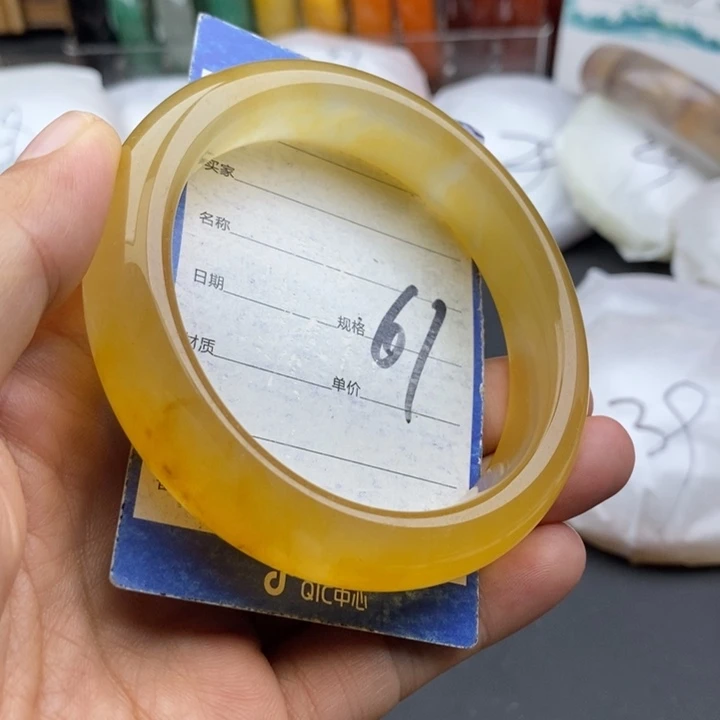 未镶嵌手镯石英质玉