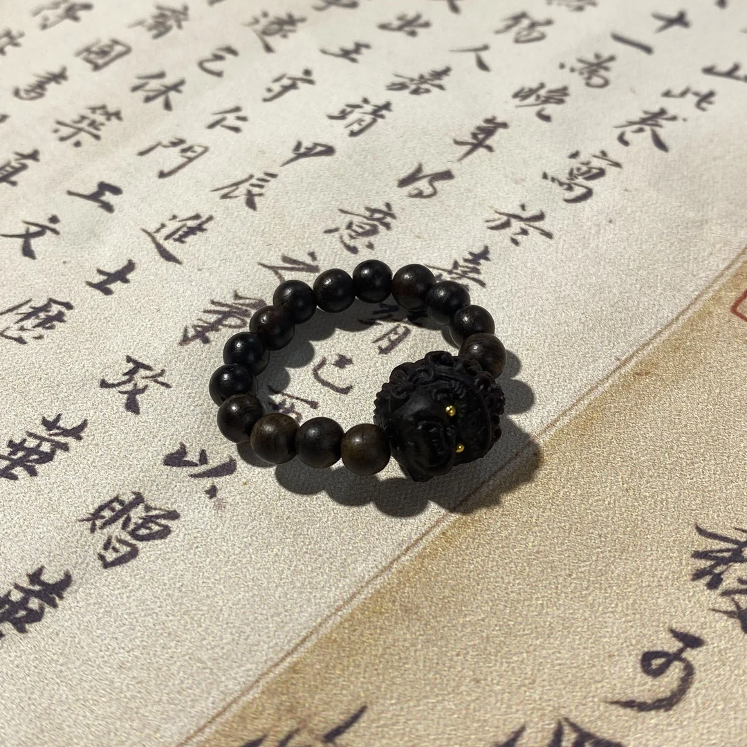 (匠心沉香)雷击白棋楠0.4沉水戒指设计款搭配黄财财沉香木