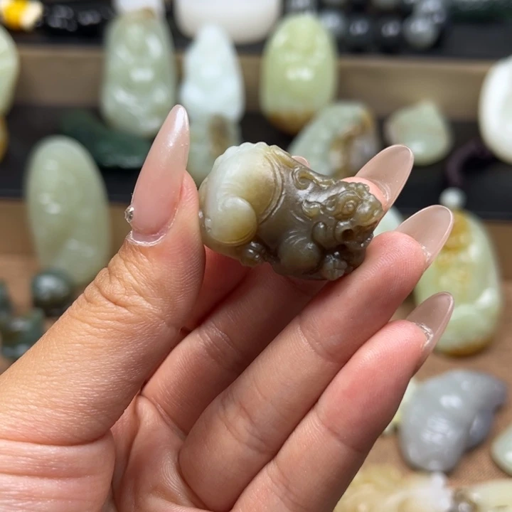 和田玉未镶嵌挂件现***寞