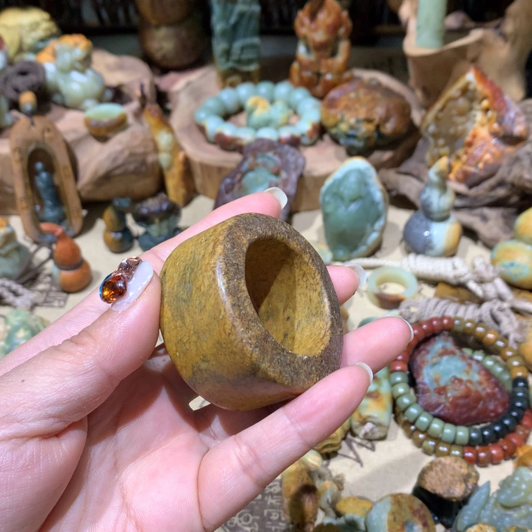 岫岩河磨玉（透闪石质玉）挂件未镶嵌