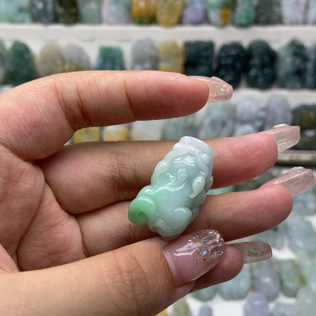 吊坠(赠链)未镶嵌翡翠