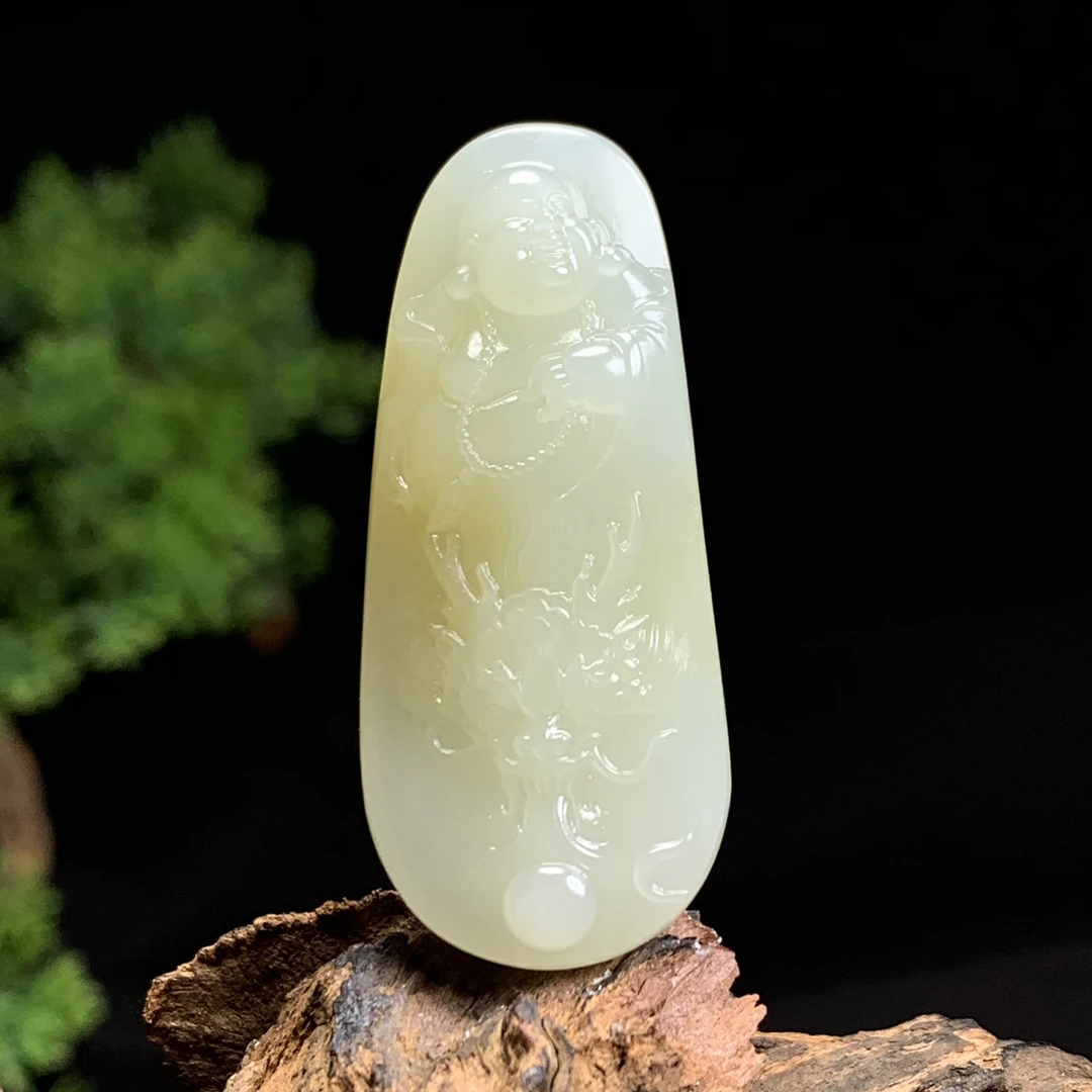 天然新疆和田玉佛公吊坠尺寸50*22*10重量18克