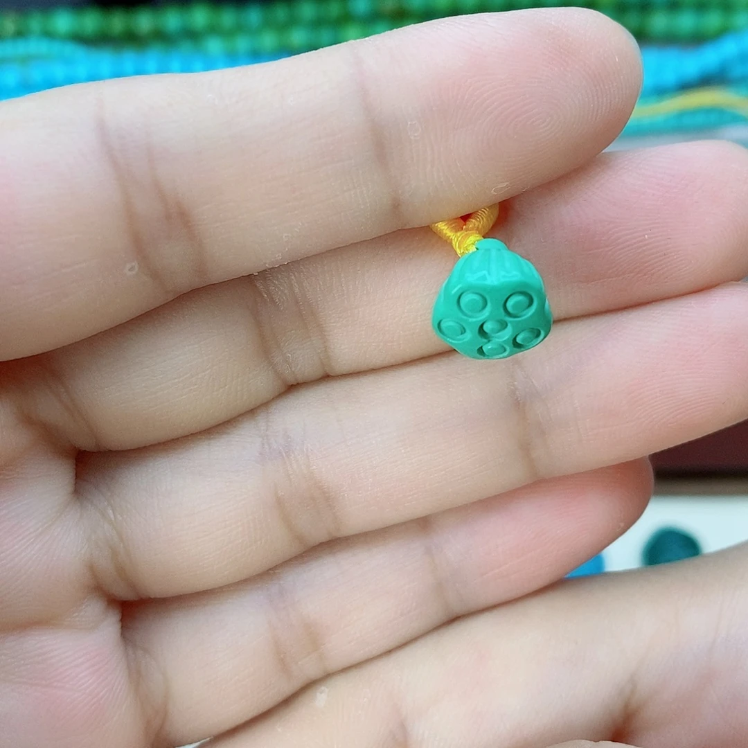 小莲蓬单颗雕刻件